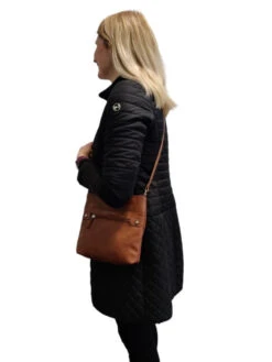 Pigeon Arja Pystymallinen Olkalaukku Konjakinruskea