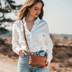 Chesterfield Salerno Pieni Konjakinruskea Olkalaukku