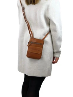 Chesterfield Maya Konjakinruskea Pieni Olkalaukku