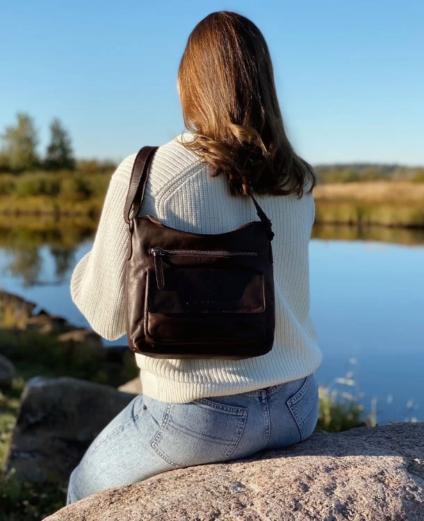 Chesterfield Hailey Tummanruskea Olkalaukku 1 Chesterfield Hailey Tummanruskea Olkalaukku