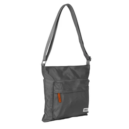 Roka London Sustainable Kennington B Gaphite Olkalaukku 3 Roka London Sustainable Kennington B Gaphite Olkalaukku - Image 3