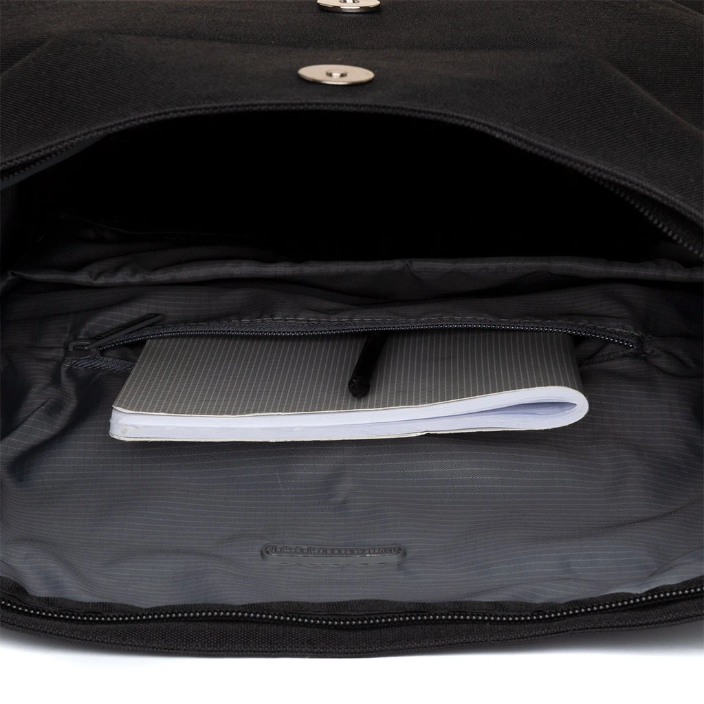 Lefrik Roll Musta Reppu Heijastimella 4 Lefrik Roll Musta Reppu Heijastimella - Image 4