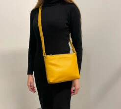 House Of Sajaco Olkalaukku Musta -Laukkuni house of sajaco keltainen pieni olkalaukku keltainen b876c791 fcb0 4bce 9a33 27fb851d478d