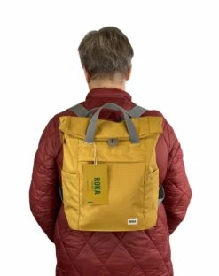 Roka London Reppu Sustainable S-koko Keltainen -Laukkuni image b0614181 caa9 4b9f 80e6 0ea3898395df