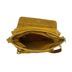 Chesterfield Calais Keltainen Läpällinen Olkalaukku -Laukkuni keltainen chesterfield pieni nahkainen olkalaukku