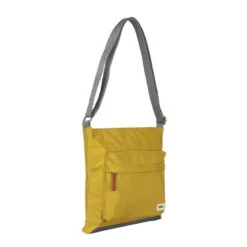 Roka London Sustainable Kennington B Corn Olkalaukku 6 Roka London Sustainable Kennington B Corn Olkalaukku -Laukkuni keltainen olkalaukku roka london nylon kennington