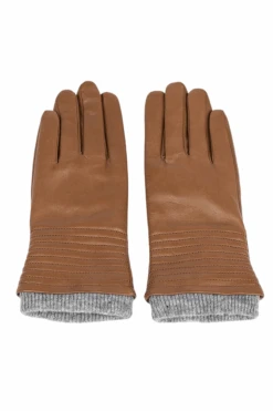 Re:Designed Sheila Konjakinruskeat Nahkahanskat