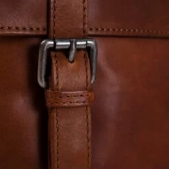 Chesterfield Konjakinruskea Olkalaukku Eli 9 Chesterfield Konjakinruskea Olkalaukku Eli -Laukkuni konjakinvarinen eli nahkalaukku chesterfield