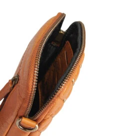 Treats Krystel Olkalaukku Konjakinruskea -Laukkuni krystel konjakinruskea treats pieni olkalaukku puhelinlaukku