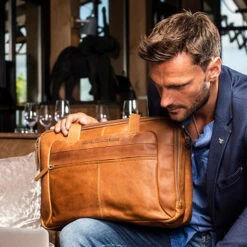 Chesterfield Konjakinruskea 15,6"/17" Iso Tietokonelaukku Ryan