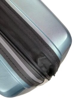 Pieni Lomailijan Matkalaukku -Laukkuni lentolaukku vihrea yksityiskohta