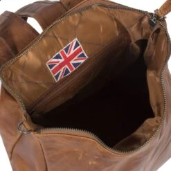 Chesterfield Konjakinruskea Nahkareppu Manchester 9 Chesterfield Konjakinruskea Nahkareppu Manchester -Laukkuni manchester nahka reppu ruskea