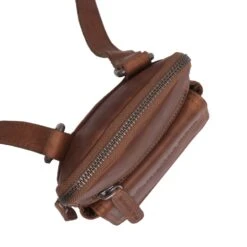 Chesterfield Maya Konjakinruskea Pieni Olkalaukku -Laukkuni maya konjakki pieni nahka olkalaukku