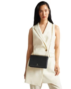 Ted Baker Jorjey Musta Olkalaukku 8 Ted Baker Jorjey Musta Olkalaukku -Laukkuni musta juhlalaukku ted baker jorjey