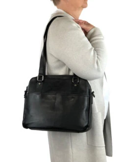 Chesterfield Bilbao Musta