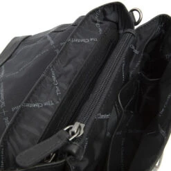 Chesterfield Musta Laukku Rianne 11 Chesterfield Musta Laukku Rianne -Laukkuni musta olkalaukku nahkaa rianne