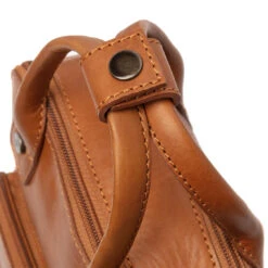 Chesterfield Morena Konjakinruskea Olkalaukku -Laukkuni nahkainen olkalaukku ruskea chesterfield morena