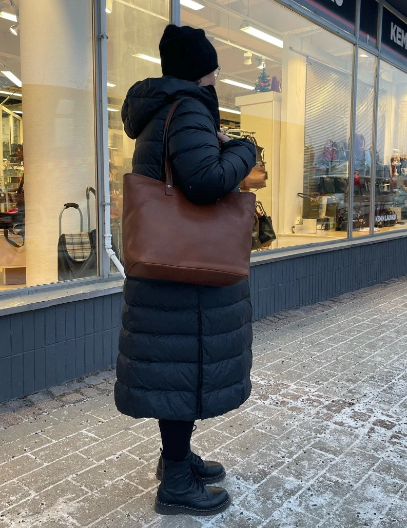 Chesterfield Konjakinruskea Tilava 14" Shopper Pisa 2 Chesterfield Konjakinruskea Tilava 14" Shopper Pisa - Image 2