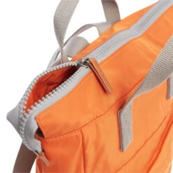 Roka London Bantry B Sustainable Nylon Reppu Burnt Orange 11 Roka London Bantry B Sustainable Nylon Reppu Burnt Orange -Laukkuni oranssi roka london sustainable bantry b small nylon pieni reppu burnt orage