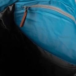 Roka London Bantry B Sustainable Nylon Reppu Petrol -Laukkuni petrol vaaleansininen kierratetty nylon reppu roka london bantry b pieni