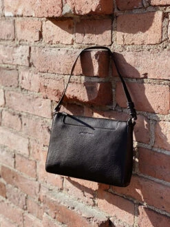 Pigeon Pieni Musta Olkalaukku