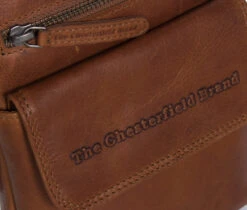 Chesterfield Pieni Olkalaukku Lou Konjakinruskea -Laukkuni pystymallinen konjakinruskea lou laukku