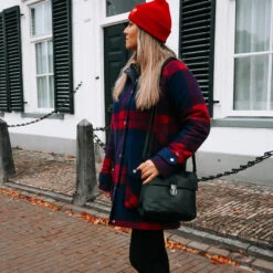 Chesterfield Musta Laukku Rianne