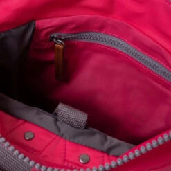 Roka London Bantry B Sustainable Nylon Reppu Raspberry -Laukkuni roka bantry b pinkki pieni reppu nylon raspberry sustainable
