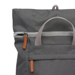 Roka London Reppu Sustainable M-koko Harmaa -Laukkuni roka london reppu harmaa
