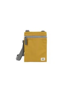 Roka London Sustainable Chelsea Puhelinlaukku Corn