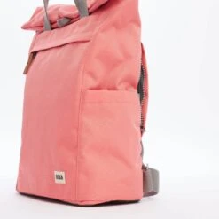 Roka London Reppu Sustainable M-koko Korallinpunainen -Laukkuni roka reppu koralli