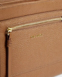 Ted Baker Calitaa Ruskea Olkalaukku 8 Ted Baker Calitaa Ruskea Olkalaukku -Laukkuni ruskea ted baker nahkainen olkalaukku