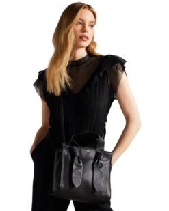 Ted Baker Nyahli Musta Olkalaukku