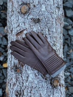 Re:Designed Sheila Tummanruskeat Nahkahanskat