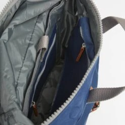 Roka London Reppu Canfield Tummansininen -Laukkuni tummasininen kierratetty reppu roka