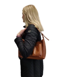 Pigeon Konjakinruskea Olkalaukku Unelma