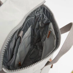 Roka London Reppu Canfield Vaaleanharmaa -Laukkuni vaaleanharmaa roka canfield sustainable