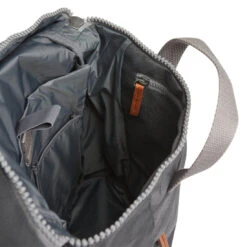 Roka London Reppu Sustainable M-koko Harmaa -Laukkuni vedenpitava roka london reppu harmaa